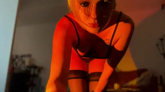 MarianaTease live cam on StripChat