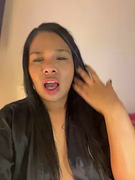 Rashell1_Queen live cam on StripChat