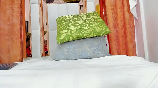 skarleth_sexy69 (F young) - Deep dildo