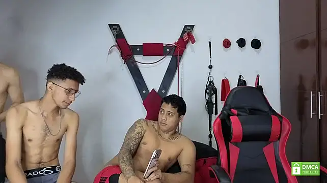 EliteBoysLive live cam on StripChat
