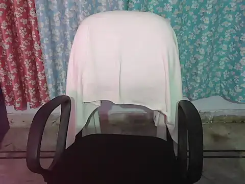 Curvy_Tashi live cam on StripChat
