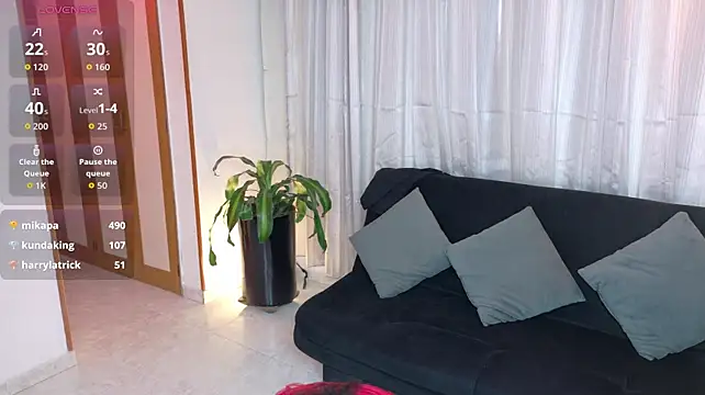 _steffy_ (F mature) - show tits