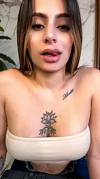 Amara_Velvet_
