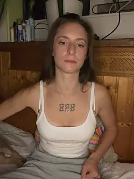 TeenLeonie18