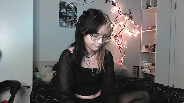 lilisvampiris live cam on StripChat