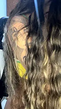 SexyAninha18 live cam on StripChat