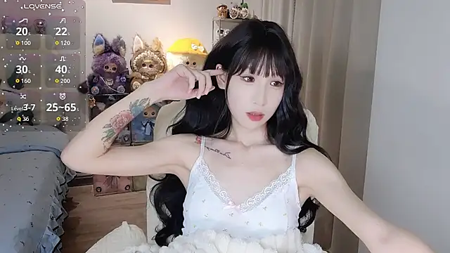 M-OTT_ live cam on StripChat