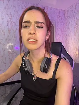 elodiee_roussee (F young) - Pinching nipples 🩷