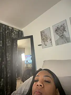Danna_Diamond_ live cam on StripChat