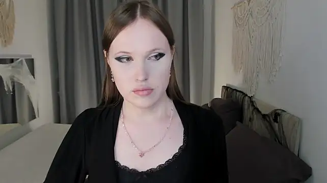 EffieMinki live cam on StripChat