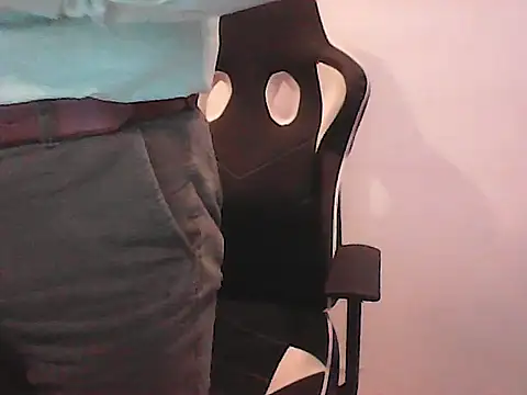 Yorel1109- live cam on StripChat