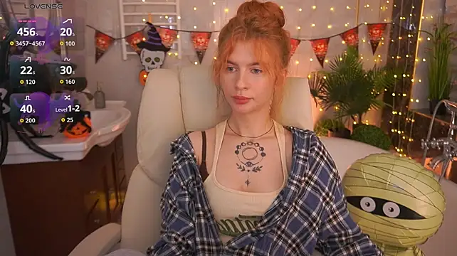 Nicol_Moonn live cam on StripChat