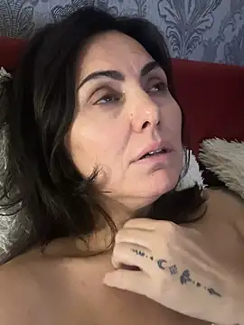 emma_roqueen (F milf) - Single QUEEN looking for a faithful slav