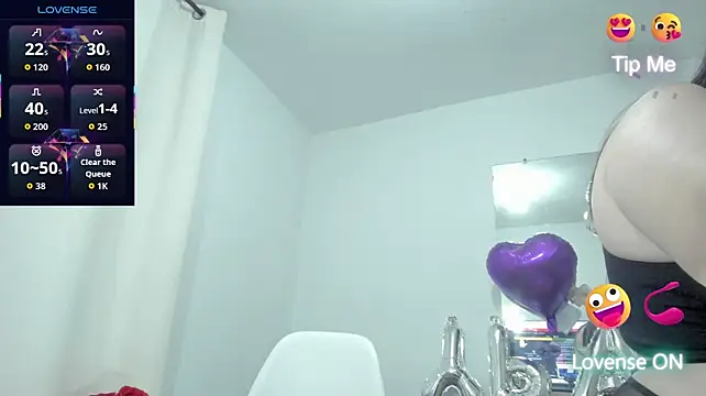 esmeraldamfc live cam on StripChat