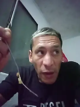 Elmono__1 live cam on StripChat