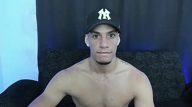 jhonnysnow17 live cam on StripChat