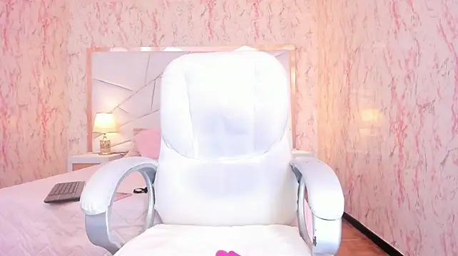 Emily_Whinfre