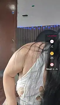 Emma_Hotkiss