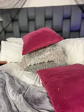 miilablake (F young) - DILDO FUCK DEEP UNTIL DRIPPING WET