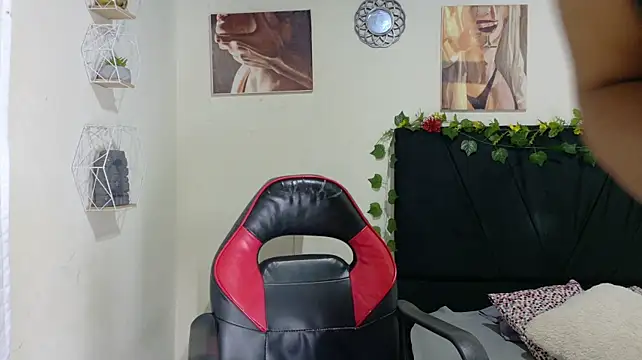 LilihtMature live cam on StripChat
