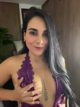 Miaswwe live cam on StripChat