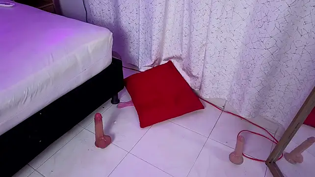 Chloe_Abby