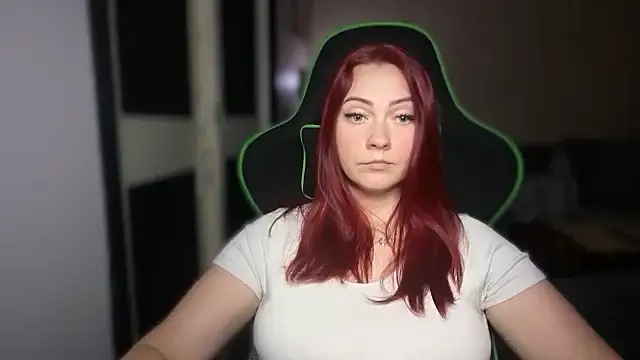 PhoenixGo live cam on StripChat