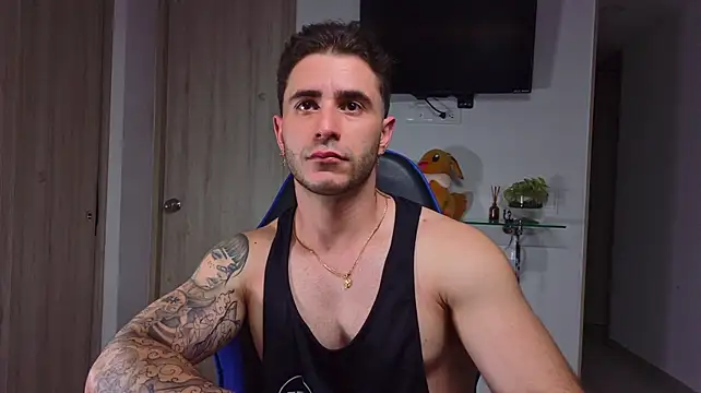 Latino_stud4u webcam