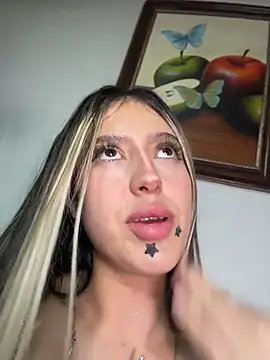 Eva_222 webcam