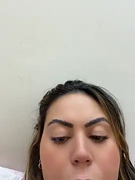 LariiHotWife