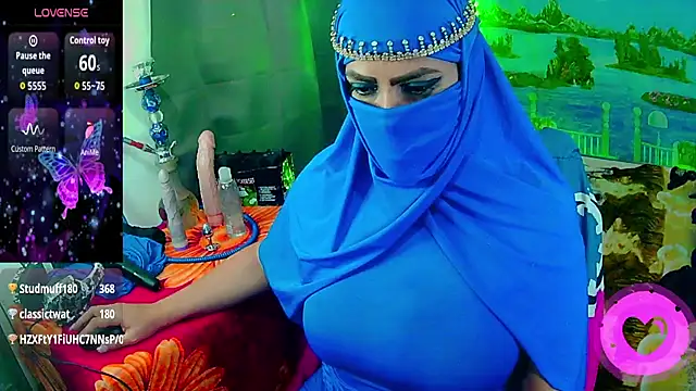 sultanalayla (Ask my age) - put sexier clothes on camera