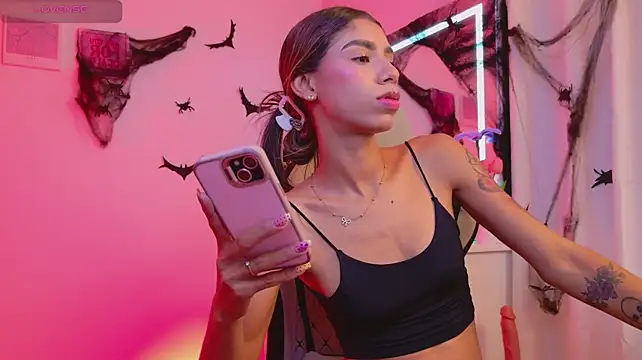 brunetteadams_01