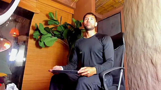AronnCruz