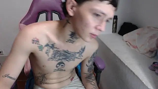 nick_boystraight live cam on StripChat