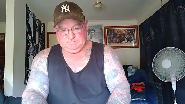 KINKYBLUEYES69 webcam