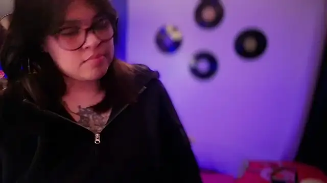 miacanela_xo
