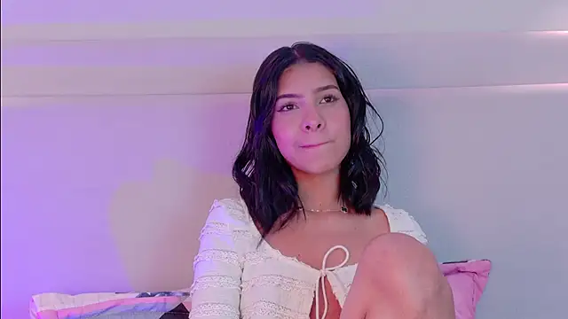 NaomiKlarc live cam on StripChat
