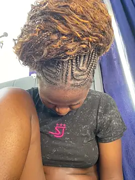 Black_prettty live cam on StripChat