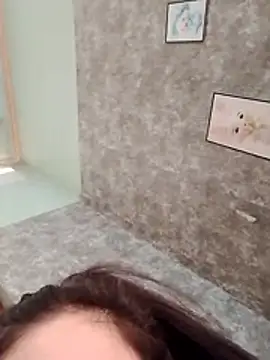 linhbe96xxx live cam on StripChat