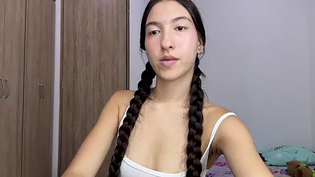 saris_sw live cam on StripChat