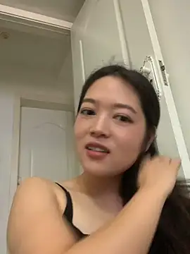 sashimi-168 live cam on StripChat