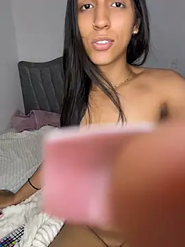 namy_moon1 live cam on StripChat