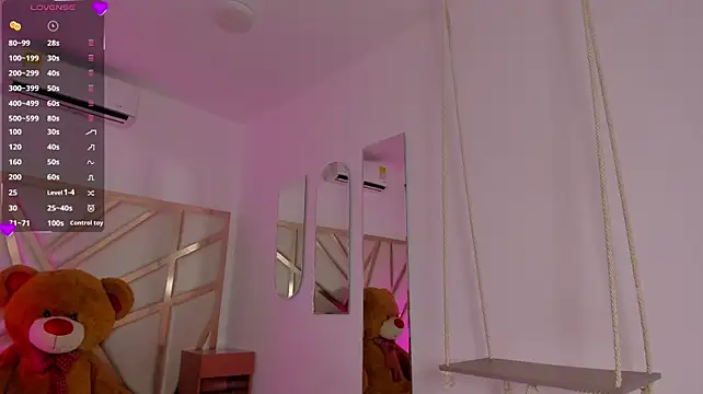 Chloe_Miiller live cam on StripChat