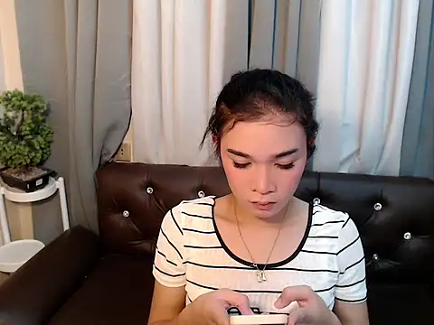 expensive_nadia live cam on StripChat
