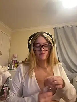 cherryrosealiee webcam