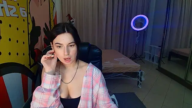 Mila_Vael