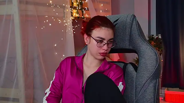 Gambar streaming SeraphineDuskryn di Stripchat