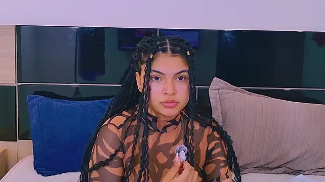 MelodyAlvarez live cam on StripChat
