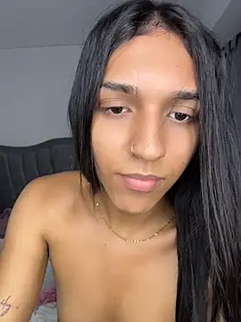 namy_moon1 live cam on StripChat