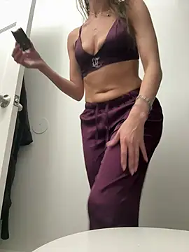 bigbootyfreakxxx live cam on StripChat